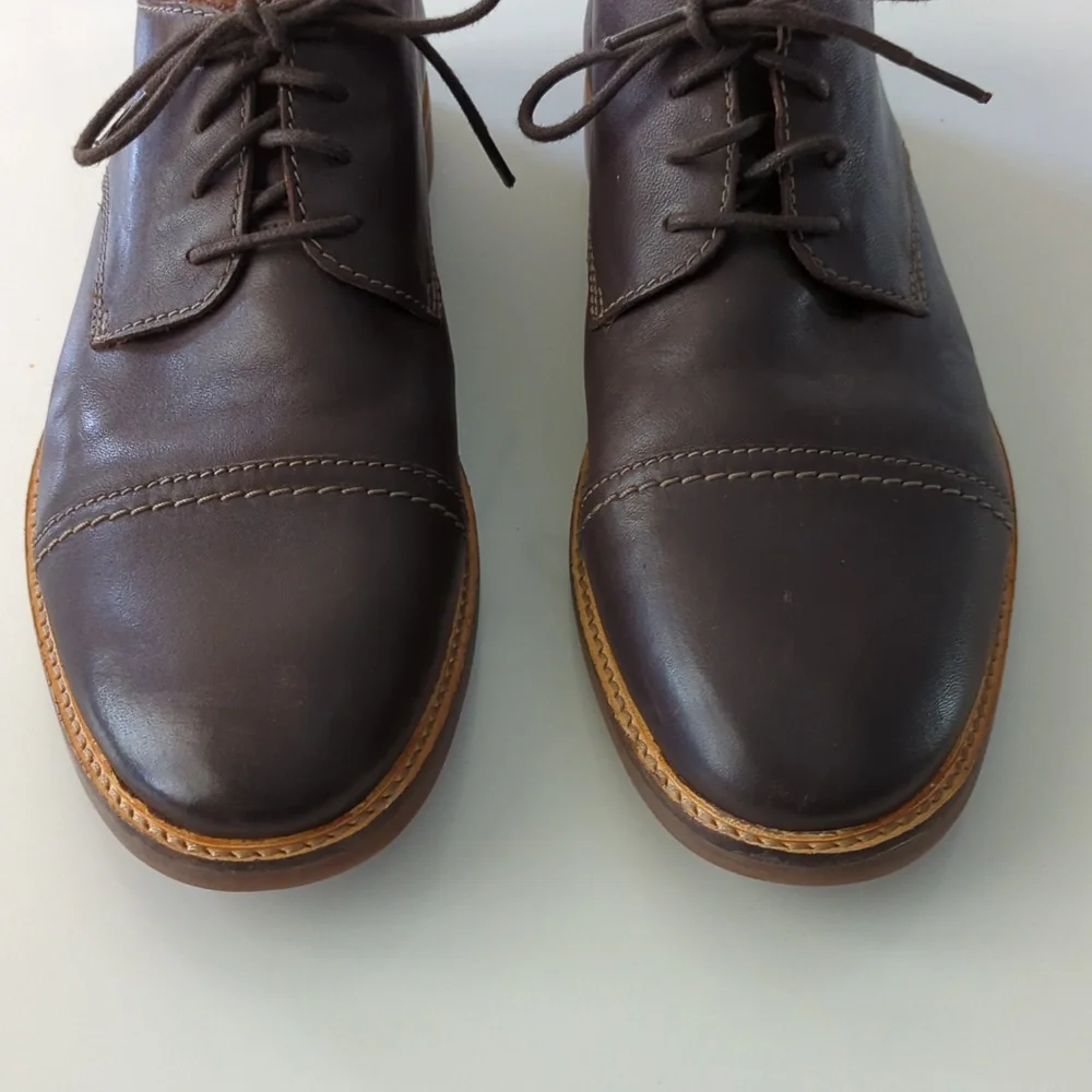 EUC Like New Clarks mens brown leather dress shoe 11 - Picture 2 of 12